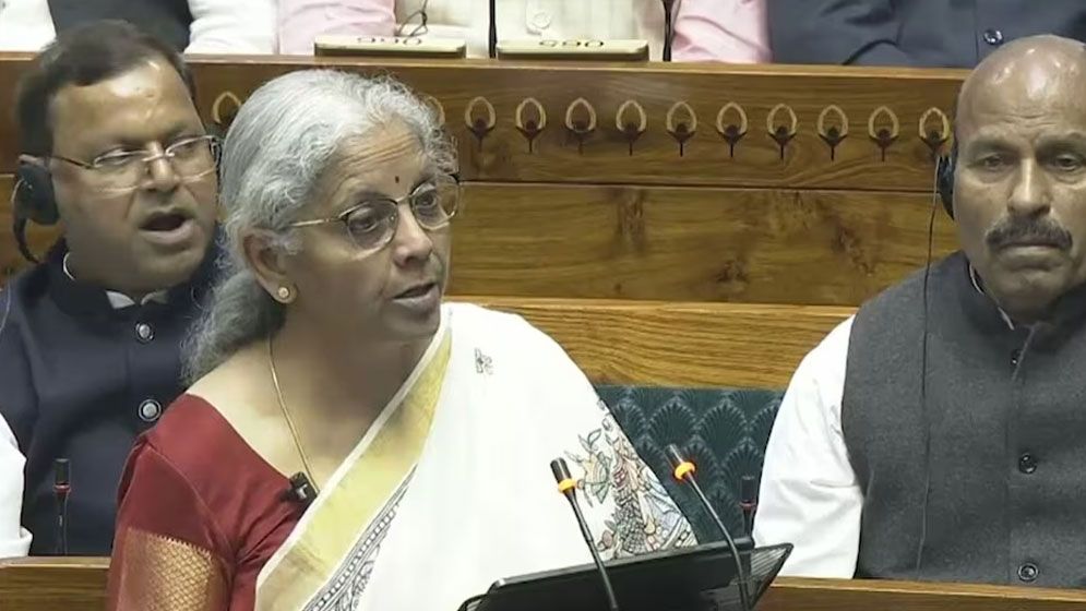  ভারতে ১২ লাখ রুপি পর্যন্ত আয়কর দিতে হবে না 