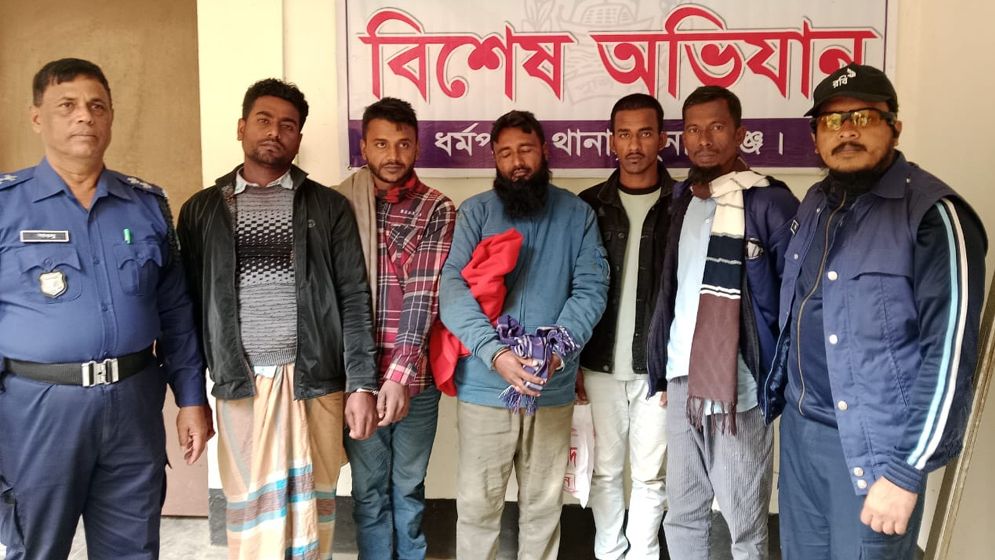 সুনামগঞ্জ সীমান্তে ভারতীয় গরু পাচার, ৫ চোরাকারবারি গ্রেপ্তার