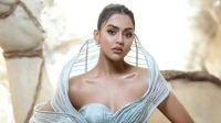 নুসরাত ফারিয়া বিমানবন্দরে আটক 