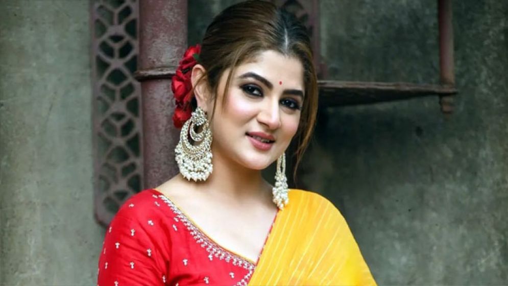 আমি তো শাশুড়ি হয়ে গেছি: শ্রাবন্তী