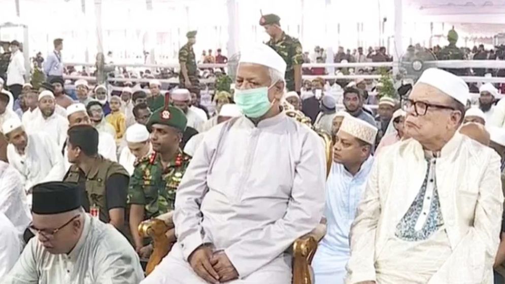 জাতীয় ঈদগাহে ঈদের নামাজ আদায় করলেন প্রধান উপদেষ্টা