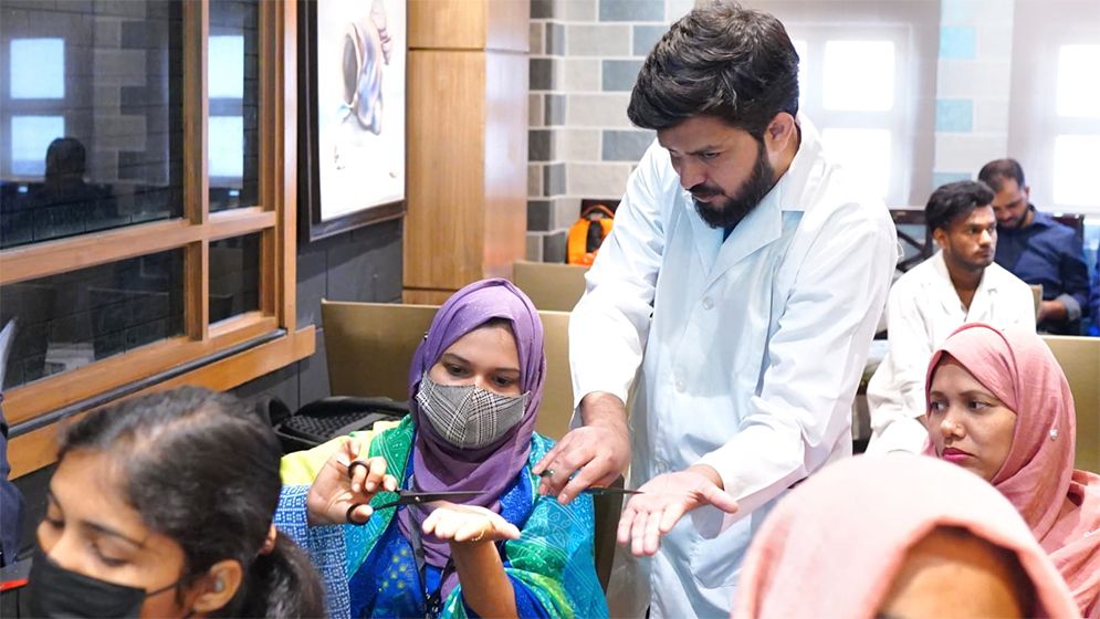 আন্তর্জাতিক মানের হেয়ার ড্রেসার কোর্সে ৫০% ছাড়