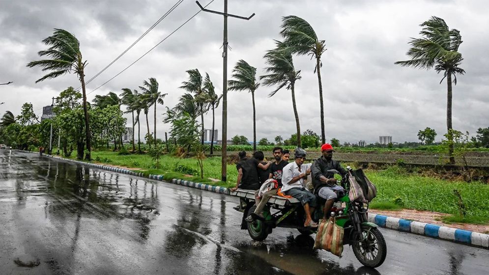 ১৮ অঞ্চলে ঝড়ের আভাস