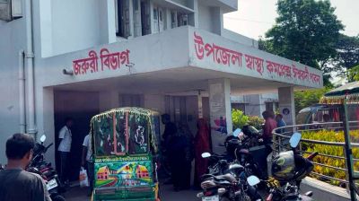 কাভার্ড ভ্যান চাপায় মা-মেয়েসহ তিনজন নিহত