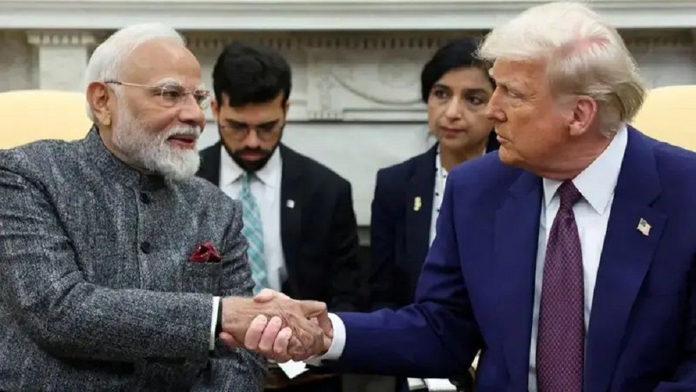 ভারতের ওপরে ২৫ শতাংশ শুল্ক আরোপ ট্রাম্পের, রাশিয়া থেকে অস্ত্র কিনলে জরিমানা