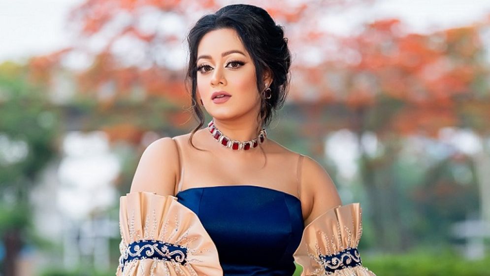 মাসে কত আয় দীঘির?