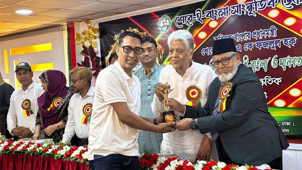‘শের-ই-বাংলা স্টার অ্যাওয়ার্ড ২০২৫’ পেলেন আসিকুর রহমান নাদিম 