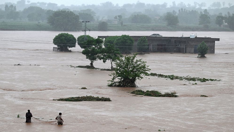 টানা বৃষ্টিতে পাকিস্তানে ভয়াবহ বন্যা, মৃত্যু ২০০ ছাড়িয়েছে