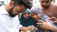 সন্তানদের ছবি হাতে হাসপাতালে খুঁজছেন অনেক স্বজন