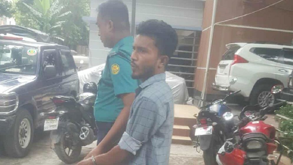 ধানমন্ডি ৩২ থেকে আটক রিকশাচালককে হত্যা মামলার আসামি করা হয়নি: ডিএমপি