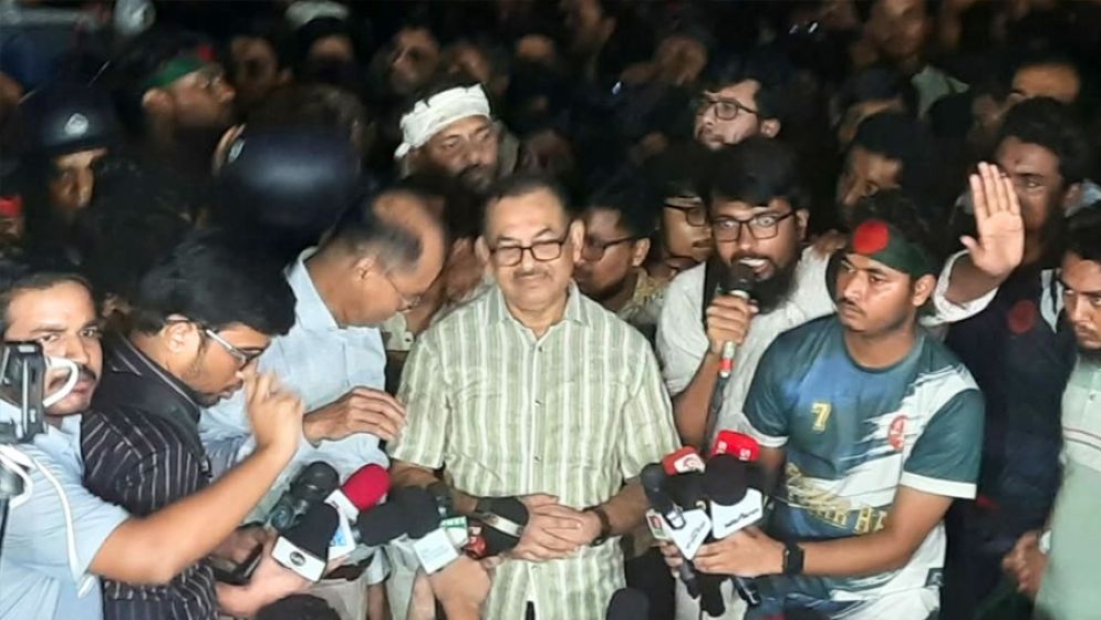 প্রকৌশল শিক্ষার্থীদের কাছে ‘দুঃখ প্রকাশ’ করলেন ডিএমপি কমিশনার