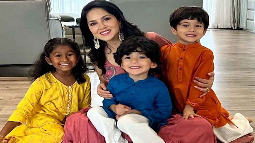 যেভাবে ৩ সন্তানের মা হয়েছেন সানি লিওন