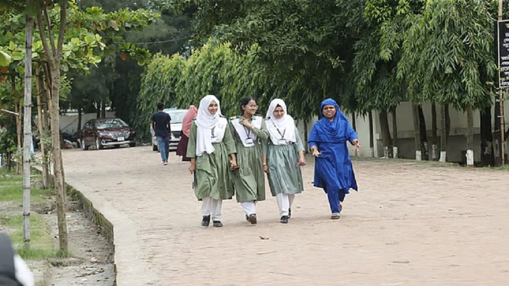 যুদ্ধবিমান বিধ্বস্তের ১৫ দিন পর মাইলস্টোন কলেজে পাঠদান শুরু