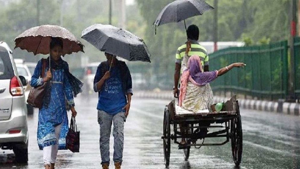 ঢাকায় হালকা বৃষ্টির আভাস, তাপমাত্রা অপরিবর্তিত