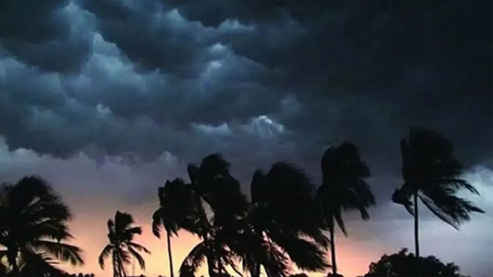 রাজধানীসহ ৬ অঞ্চলে ঝড়ের আভাস