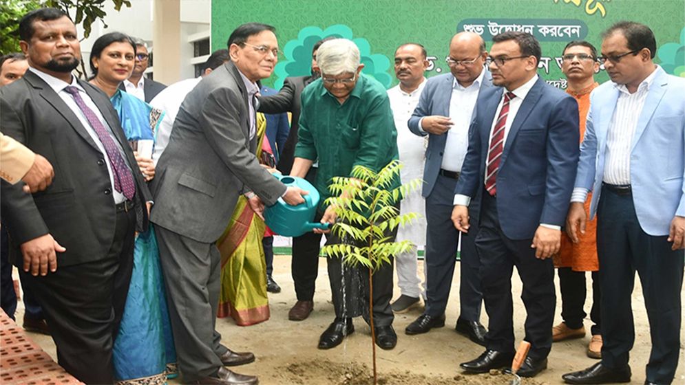 ব্যাংকিং খাতে এমন লুটপাট আর কোনো দেশে হয়নি: অর্থ উপদেষ্টা