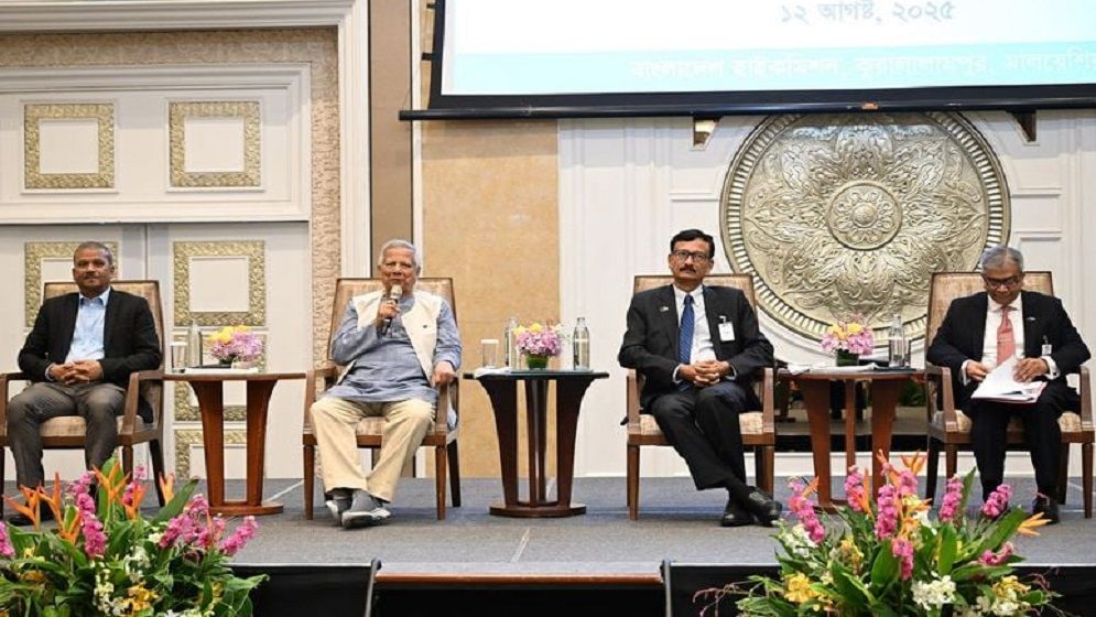 আগামী নির্বাচনে প্রবাসীদের ভোটাধিকার নিশ্চিতে কাজ করছে সরকার: প্রধান উপদেষ্টা