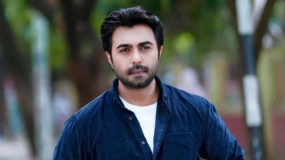 ৭ মাস পর দেশে ফিরলেন অপূর্ব