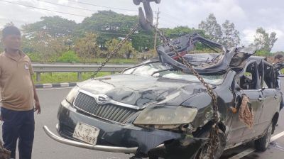 এক্সপ্রেসওয়েতে প্রাইভেটকার উল্টে নিহত ৩