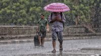 ঢাকায় বজ্রসহ বৃষ্টির আভাস, কমবে গরম