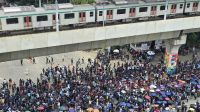 প্রকৌশল শিক্ষার্থীদের শাহবাগ অবরোধ, তিন দফা দাবিতে বিক্ষোভ