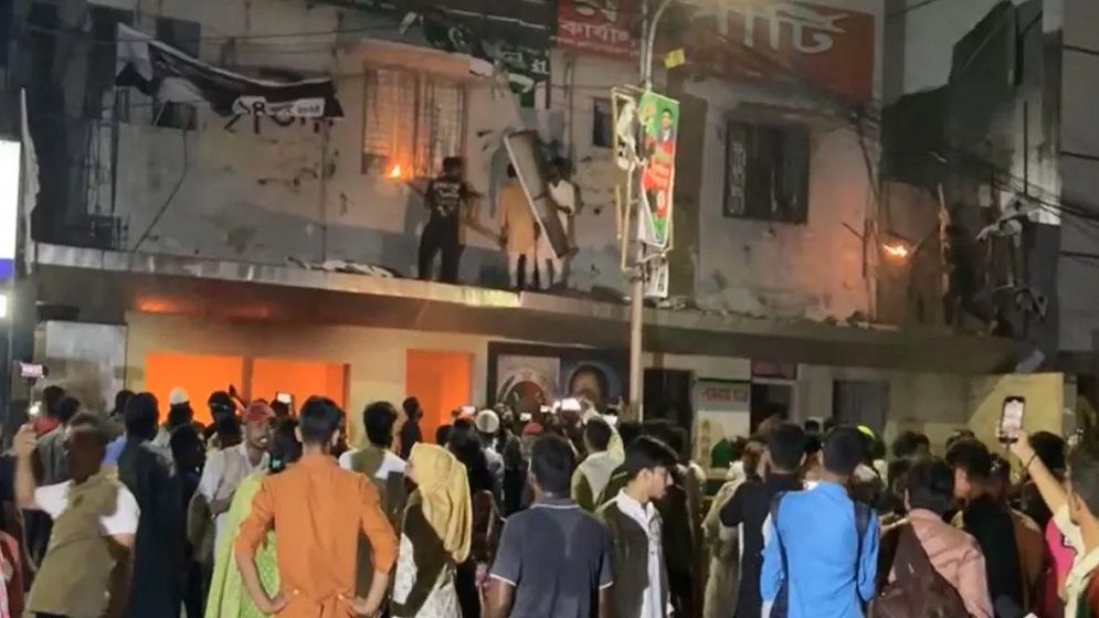 জাতীয় পার্টির কার্যালয়ে ফের হামলা, অগ্নিসংযোগ