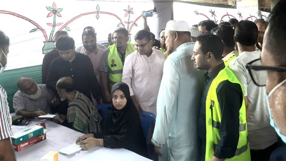 ৬০০ সুবিধাবঞ্চিত মানুষের মাঝে চিকিৎসা ও ওষুধ বিতরণ