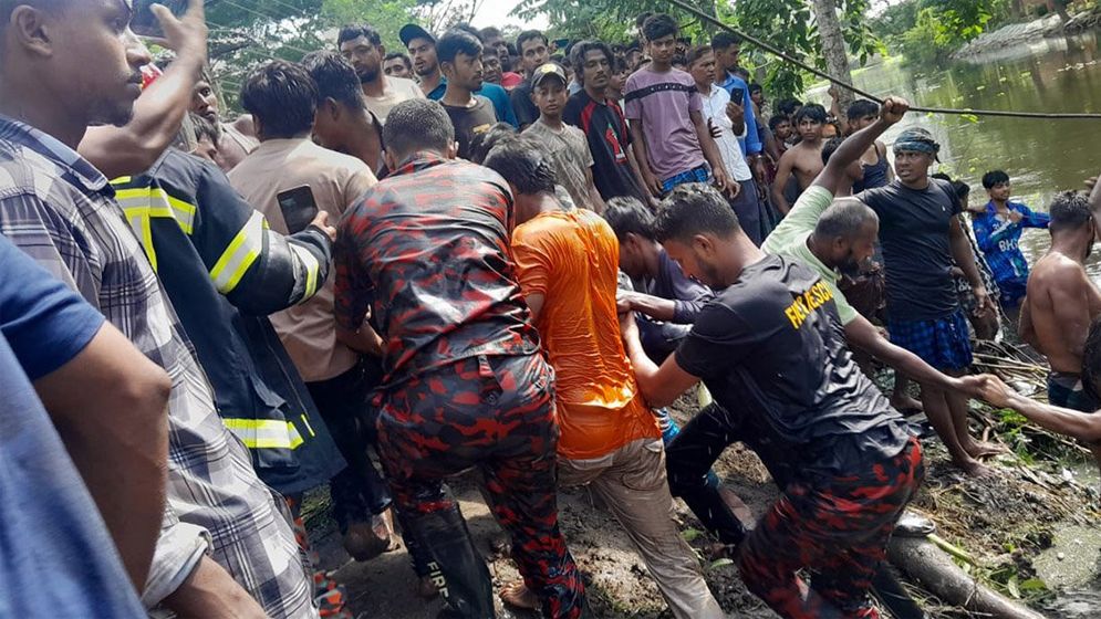 লক্ষ্মীপুরে সড়ক দুর্ঘটনায় ৩ জনের মৃত্যু, আহত ৫