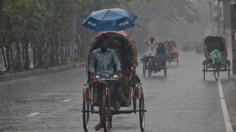 ঢাকায় সন্ধ্যার মধ্যে বজ্রসহ বৃষ্টির আভাস