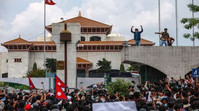 নেপালের শীর্ষ নেতারা গোপনে, তবু দেশ পরিচালনা তাদের হাতেই