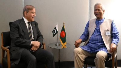 অর্থনৈতিক সম্পর্ক জোরদারে প্রধান উপদেষ্টাকে পাকিস্তানে আমন্ত্রণ