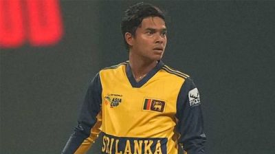 ম্যাচ জয়ের পরই বাবার মৃত্যুসংবাদ পেলেন লঙ্কান স্পিনার 