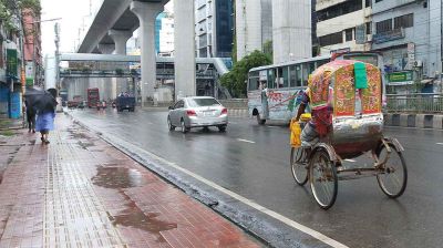 বৃষ্টির মধ্যেও ঢাকার বাতাসে নেই সুখবর