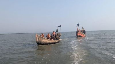সেন্টমার্টিন থেকে ৪০ জেলেকে ধরে নিয়ে গেছে আরাকান আর্মি