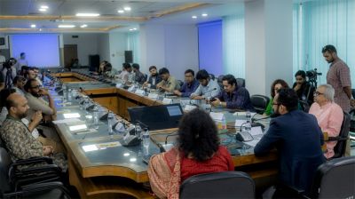 ‘সন্ধিক্ষণে বাংলাদেশ: রাজনীতি, নীতি ও আদর্শিক ভাবনা’ শীর্ষক গোলটেবিল বৈঠক