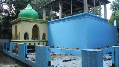 নুরাল পাগলার মাজার ঘিরে পু‌লি‌শের ওপর হামলা, গ্রেফতার ৫