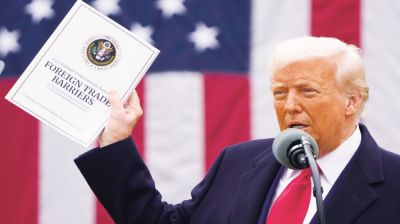 নতুন করে শুল্ক আরোপ ট্রাম্পের, বিশ্ব বাণিজ্যযুদ্ধ পুনরুজ্জীবিত