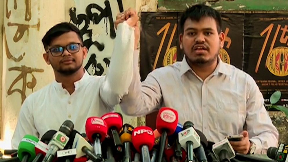 ডাকসু নির্বাচন: বাকেরকে পূর্ণ সমর্থন জানালেন মাহিন