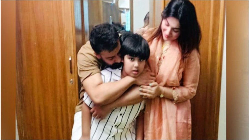 এবার ছেলেকে নিয়ে সিঙ্গাপুরে যাচ্ছেন শাকিব-অপু, ভর্তি করাবেন স্কুলে!