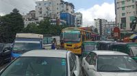 কুড়িলে শ্রমিকদের সড়ক অবরোধ, যান চলাচল বন্ধ