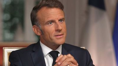 ৪৮ ঘণ্টার মধ্যে ফ্রান্সে নতুন প্রধানমন্ত্রীর নিয়োগ দিবেন ম্যাক্রোঁ