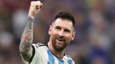 ‘মাথা উঁচুতে রাখো’, ফাইনালে হারের পর উত্তরসূরীদের বার্তা মেসির