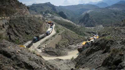 পাকিস্তান-আফগানিস্তান সীমান্তে তীব্র সংঘর্ষ, পাল্টাপাল্টি হামলায় 