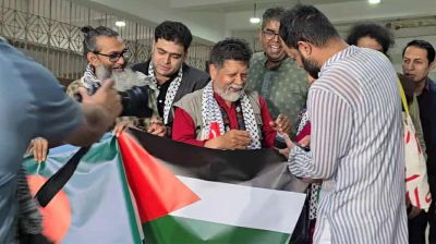 দেশে ফিরলেন শহিদুল আলম