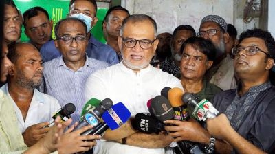 ঢাকা বিমানবন্দরে আগুন, রাতের মধ্যে ফ্লাইট চালুর আশা উপদেষ্টার