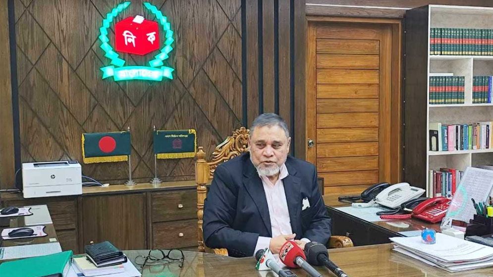 সংকটময় মুহূর্তে দেশ, ভবিষ্যৎ নির্ধারণ করবে আসন্ন নির্বাচন: সিইসি