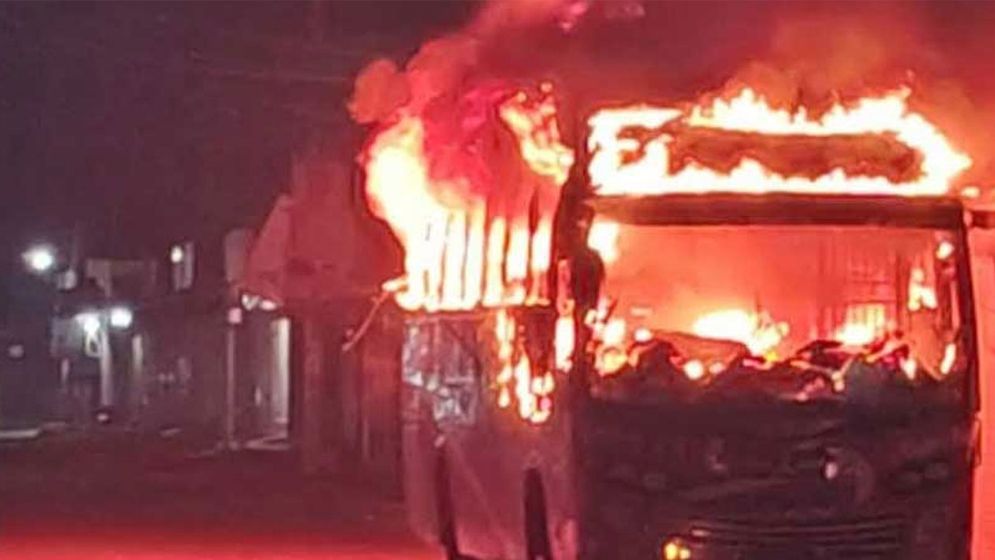 ময়মনসিংহে বাসে আগুন, দগ্ধ হয়ে চালকের মৃত্যু