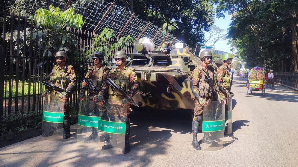 ট্রাইব্যুনাল এলাকায় আজও সেনা-বিজিবির কঠোর নিরাপত্তা