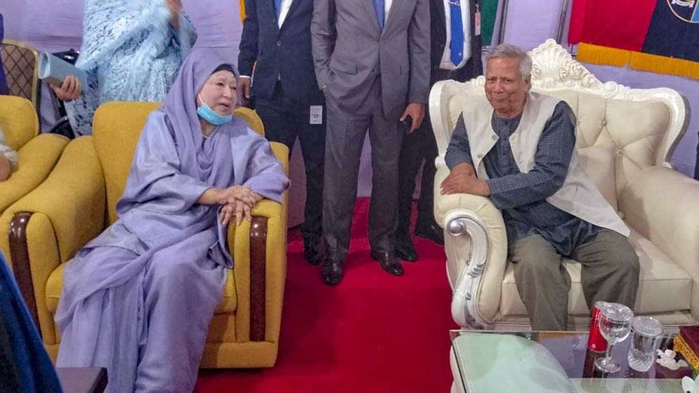 সেনানিবাসে খালেদা জিয়া, প্রধান উপদেষ্টার সঙ্গে একান্ত আলাপ