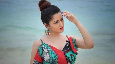 যেভাবে ফিটনেস ফিরে পাচ্ছেন পরীমণি